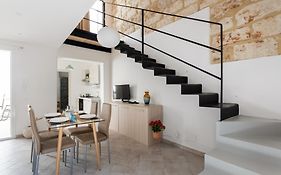 Rys Mondello House